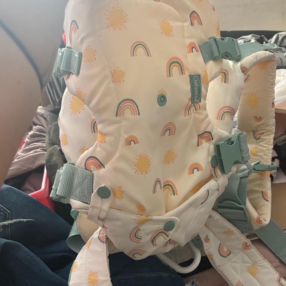 Infantino chest carrier used twice